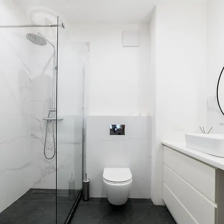Apartment Rynek Jezycki Modern By Bookinghost *